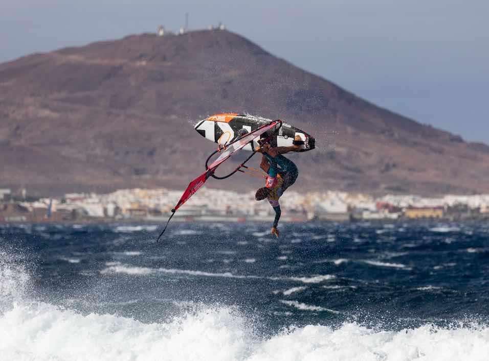 DIA 9: El Mundial de Windsurf corona a dos canarios: Daida Ruano y Philip Köster