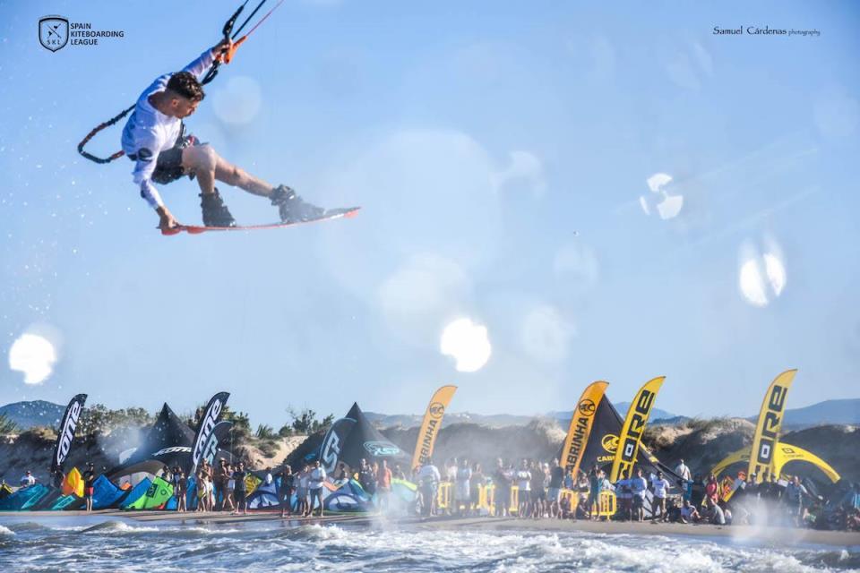 Espectáculo en Oliva i recta final de la Spain Kiteboarding League