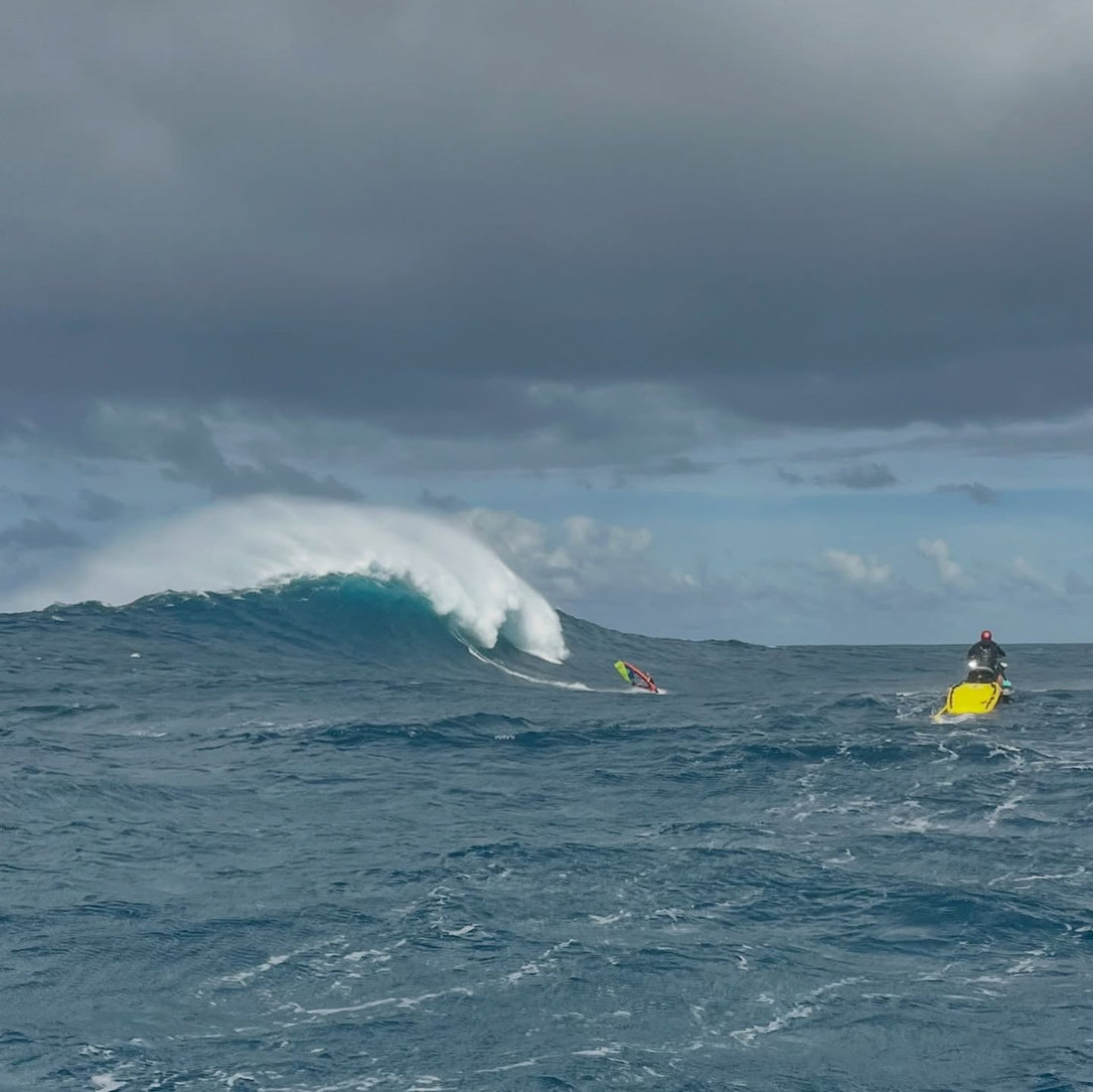 Mike Friedl navega en Jaws por primera vez