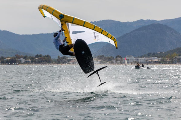 José Luis Piñana gana el Campeonato de España de Wing Foil en aguas de Pollença