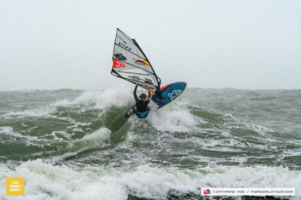 Liam Dunkerbeck gana el mundial wave júnior de la PWA