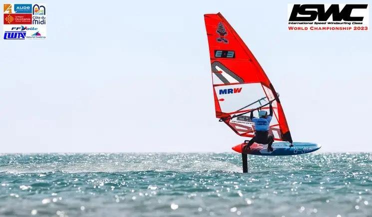La windsurfista Blanca Alabau bate su propio récord mundial de velocidad con foil en mar abierto